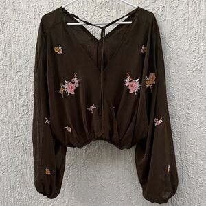 Chic Floral Embroidered Blouse in Brown